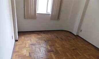 Imagem 2: Apartamento para venda tem 60 metros quadrados com 2 quartos em Centro - Rio de Janeiro