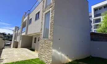 Imagem 3: Sobrados de alto padrão com terraço e jardim