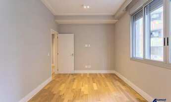 Imagem 4: Apartamento reformado 03 dormitórios 01 suíte 01 vaga 244 m2 úteis próximo shopping