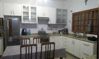 Imagem 3: Sobrado para aluguel possui 140 metros quadrados com 4 quartos