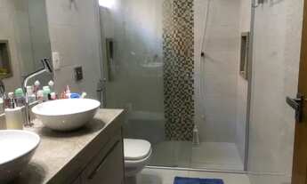 Imagem: Mansão em condomínio fechado na entrada