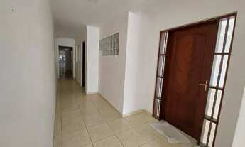 Imagem 3: Casa com 4 quartos para alugar, 190 m² por R$ 3.000/mês - Outeiro de Passárgada - Cotia/SP