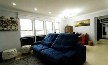 Imagem: Amplo apartamento, reformado, 2 dormitórios