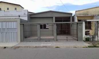 Imagem: Casa - Rua Azevedo Bolão, 916 - Parque