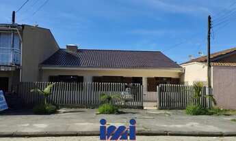 Imagem: Casa com piscina e 4 quartos a venda em