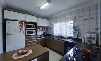 Imagem 4: ALUGA-SE! SOBRADO PARA LOCAÇÃO NA REGIÃO NOBRE DE MARINGÁ - EXCELENTE LOCALIZAÇÃO