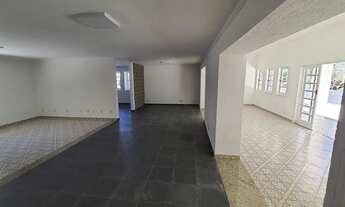 Imagem 7: Casa de condomínio para aluguel tem 460 metros quadrados com 4 quartos