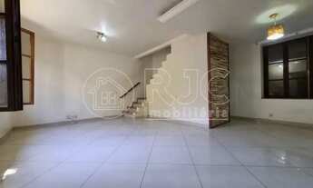 Imagem: Casa de rua - Triplex / Residencial / Andaraí