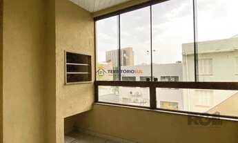 Imagem 2: Apartamento com sacada, churrasqueira e vaga de garagem no Centro Histórico