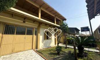 Imagem 3: Seu Novo Refúgio: Ampla Casa com 5 Dormitórios em Nossa Chácara!