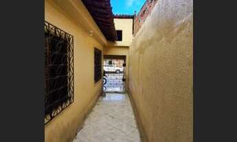 Imagem 3: Casa para venda possui 114 metros quadrados com 3 quartos em Montese - Fortaleza - Ceará