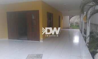 Imagem: Casa duplex com 6 quartos e 4 vagas