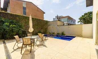 Imagem 7: Casa com arquitetura espetacular. Com piscina