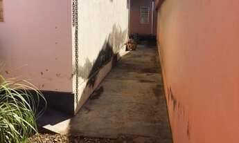 Imagem 5: Casa para venda possui 100 metros quadrados com 3 quartos em Centro - Jaraguá - GO