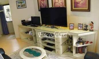 Imagem 3: Sobrado com piscina, 3 dormitórios sendo 2 suites com varanda e 4 vagas à venda, 205 m² po