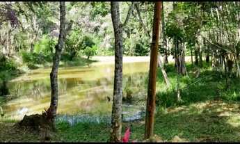 Imagem 2: Terreno com Lago