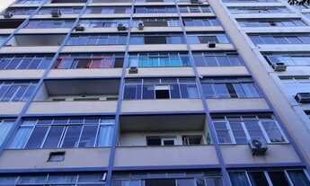 Imagem 6: Apartamento de frente, com formidável vista do Aterro e da baia de Guanabara