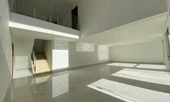 Imagem 2: Casa de condomínio para venda possui 428 metros quadrados com 4 quartos