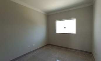 Imagem 3: Casa para venda possui 75 metros quadrados com 2 quartos em Portal das Torres - Maringá