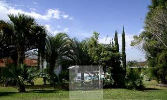 Imagem 7: Excelente casa voltada para campo de golfe, projetada por Fernando Carmona Poles