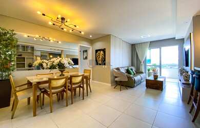 Imagem 4: Apartamento com 3 suítes + lavabo, 2 vagas de garagem, vista mar, sol da manha e andar alt