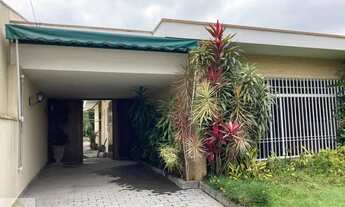 Imagem: Casa térrea com 180 metros quintal e churrasqueira