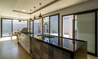 Imagem 6: Casa de condomínio para aluguel possui 274 metros quadrados com 3 quartos