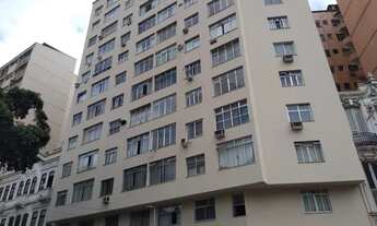 Imagem 2: Apartamento com um quarto e sala no centro do Rio de Janeiro