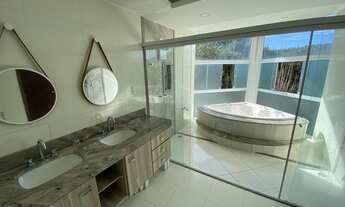 Imagem 6: Casa de condomínio no Belo Vale para venda. Possui 440 metros quadrados com 4 quartos