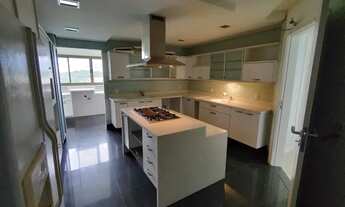 Imagem 1: VENDO/ALUGO Cobertura. Cond Varandas. com 230m2, 3 suites, sala pra 3 ambientes e 3 vagas