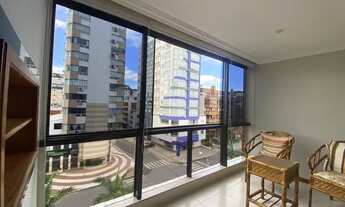 Imagem 2: Apartamento com sacada de frente para avenida e vista para o mar