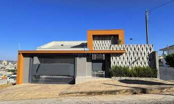 Imagem 1: Casa com 3 dormitórios à venda, 265 m² por R$ 1.400.000 - Colinas de Santa Bárbara - Pouso