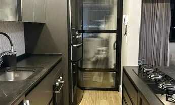 Imagem 3: Apartamento 2 quartos com suíte, mobiliado, vista livre e sacada integrada próximo ao Cent