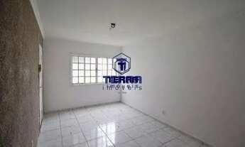 Imagem 3: Casa com 2 quartos ao lado da praça do Colubandê. Segurança e praticidade!