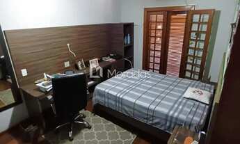 Imagem 6: Casa espaçosa de 3 pavimentos no coração da cidade