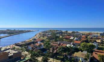 Imagem: Cobertura mobiliada com piscina e vista