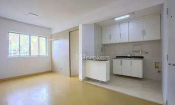 Imagem: 1 QUARTO COM ARMÁRIOS E MUITO SOL AO LADO