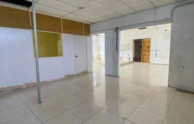 Imagem: Alugo Sala Comercial 150m² Em frente à