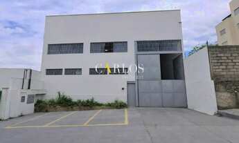 Imagem: Galpão com sub estação e frente recuada