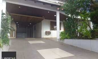 Imagem 3: Casa em Porto Alegre, no bairro Restinga, com 4 dormitório(s), e 4 banheiros, à