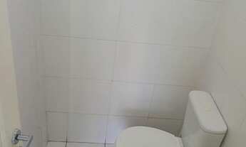 Imagem 4: Loja térrea, 33m2, frente para a Av. Hermes Fontes, bairro Luzia, com vitrines blinde