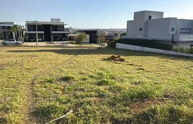 Imagem 2: Lote/Terreno para venda possui 800 metros quadrados