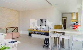 Imagem 2: Novidade! Cobertura Duplex de 211m² com vista mar no Leblon