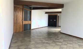 Imagem 2: Apartamento para venda tem 230 metros quadrados com 3 quartos