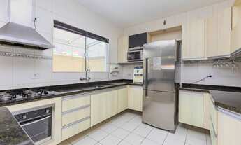 Imagem 6: Sobrado triplex à venda, 3 quartos, 5 vagas, 144m², Uberaba - Curitiba/Paraná