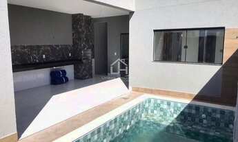 Imagem 5: Casa em rua pública no jardim Atlântico