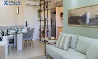 Imagem 2: Apartamento com 2 dormitórios, varanda, 1 garagem, condomínio com piscina, churrasqueira