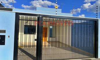 Imagem: Linda casa geminada, localizada no Jardim