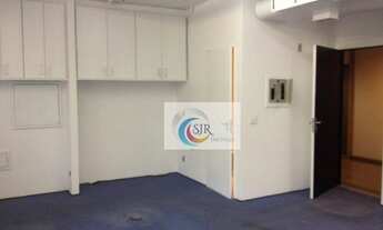 Imagem 4: Conjunto comercial com 117m² de área útil, salas com divisórias , piso em carpete, 1 copas