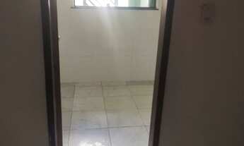 Imagem 5: Alugo casa incluso água 1/4 com garagem